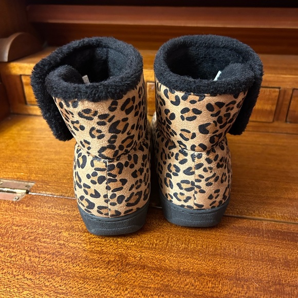 VIONIC Orthaheel  Boots Vanah Leopard Animal Print Size 6 Womens - Picture 3 of 12